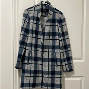 Vero Moda Gray and Blue Trench Coat with Classic Tailored Silhouette
